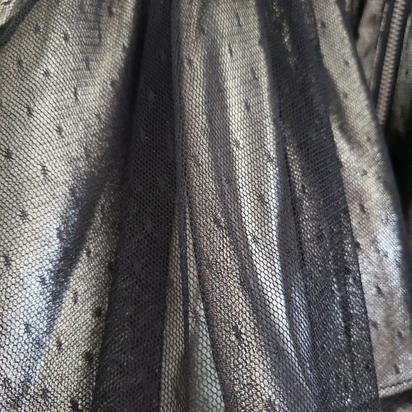 Top - Picture 3 of 4